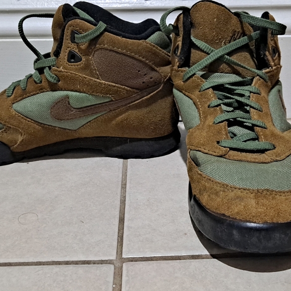 Vintage caldera Nike Hiking boots - Picture 2 of 5